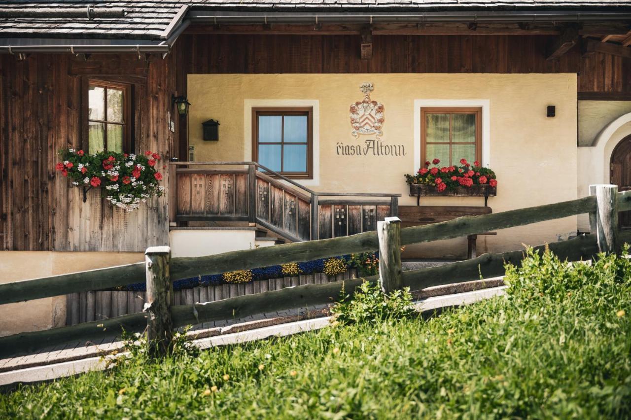 Ciasa Altonn Hotel Colfosco Exterior photo